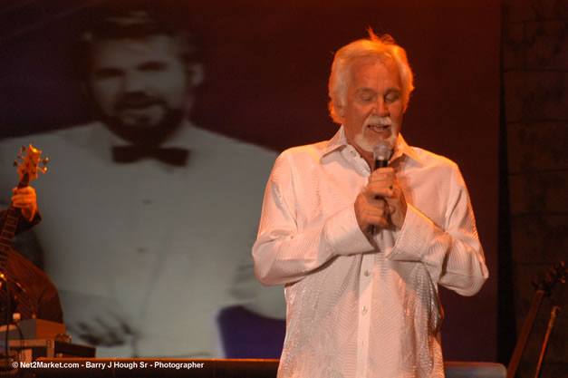 Kenny Rogers @ The Aqueduct on Rose Hall - Friday, January 26, 2007 - 10th Anniversary - Air Jamaica Jazz & Blues Festival 2007 - The Art of Music - Tuesday, January 23 - Saturday, January 27, 2007, The Aqueduct on Rose Hall, Montego Bay, Jamaica - Negril Travel Guide, Negril Jamaica WI - http://www.negriltravelguide.com - info@negriltravelguide.com...!