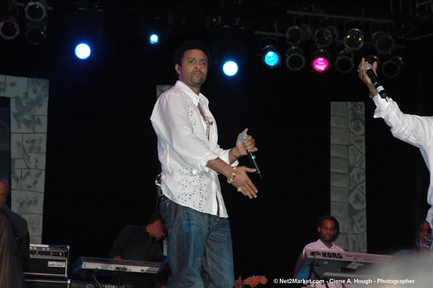 Shaggy @ The Aqueduct on Rose Hall - Friday, January 26, 2007 - 10th Anniversary - Air Jamaica Jazz & Blues Festival 2007 - The Art of Music - Tuesday, January 23 - Saturday, January 27, 2007, The Aqueduct on Rose Hall, Montego Bay, Jamaica - Negril Travel Guide, Negril Jamaica WI - http://www.negriltravelguide.com - info@negriltravelguide.com...!