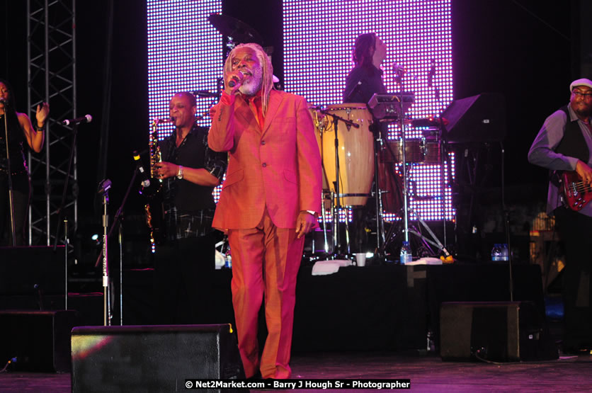 Billy Ocean at the Air Jamaica Jazz and Blues Festival 2008 The Art of Music - Saturday, January 26, 2008 - Air Jamaica Jazz & Blues 2008 The Art of Music venue at the Aqaueduct on Rose Hall Resort & Counrty Club, Montego Bay, St. James, Jamaica W.I. - Thursday, January 24 - Saturday, January 26, 2008 - Photographs by Net2Market.com - Claudine Housen & Barry J. Hough Sr, Photographers - Negril Travel Guide, Negril Jamaica WI - http://www.negriltravelguide.com - info@negriltravelguide.com...!