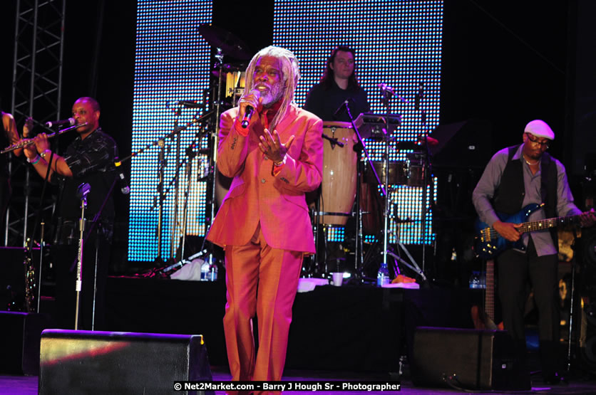 Billy Ocean at the Air Jamaica Jazz and Blues Festival 2008 The Art of Music - Saturday, January 26, 2008 - Air Jamaica Jazz & Blues 2008 The Art of Music venue at the Aqaueduct on Rose Hall Resort & Counrty Club, Montego Bay, St. James, Jamaica W.I. - Thursday, January 24 - Saturday, January 26, 2008 - Photographs by Net2Market.com - Claudine Housen & Barry J. Hough Sr, Photographers - Negril Travel Guide, Negril Jamaica WI - http://www.negriltravelguide.com - info@negriltravelguide.com...!