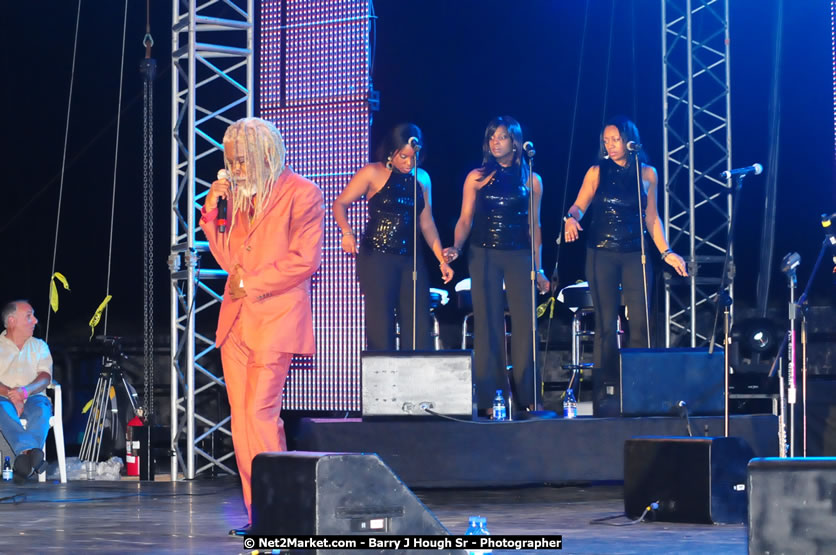 Billy Ocean at the Air Jamaica Jazz and Blues Festival 2008 The Art of Music - Saturday, January 26, 2008 - Air Jamaica Jazz & Blues 2008 The Art of Music venue at the Aqaueduct on Rose Hall Resort & Counrty Club, Montego Bay, St. James, Jamaica W.I. - Thursday, January 24 - Saturday, January 26, 2008 - Photographs by Net2Market.com - Claudine Housen & Barry J. Hough Sr, Photographers - Negril Travel Guide, Negril Jamaica WI - http://www.negriltravelguide.com - info@negriltravelguide.com...!