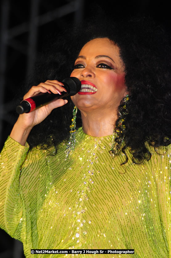 Diana Ross at the Air Jamaica Jazz and Blues Festival 2008 The Art of Music - Saturday, January 26, 2008 - Air Jamaica Jazz & Blues 2008 The Art of Music venue at the Aqaueduct on Rose Hall Resort & Counrty Club, Montego Bay, St. James, Jamaica W.I. - Thursday, January 24 - Saturday, January 26, 2008 - Photographs by Net2Market.com - Claudine Housen & Barry J. Hough Sr, Photographers - Negril Travel Guide, Negril Jamaica WI - http://www.negriltravelguide.com - info@negriltravelguide.com...!