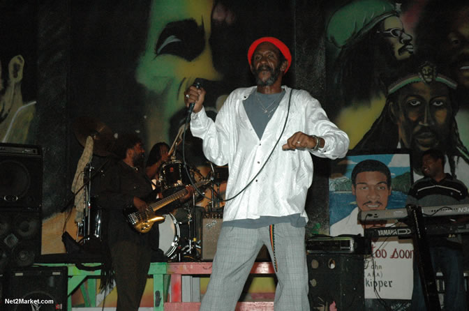 Reggae Superstar - Bush Man @ Bourbon Beach with Boddy Dread & Singing Honour - Presented by Our Music Promotions - Omar & Ama-Donna - Saturday, May 14, 2005 - Negril Travel Guide, Negril Jamaica WI - http://www.negriltravelguide.com - info@negriltravelguide.com...!