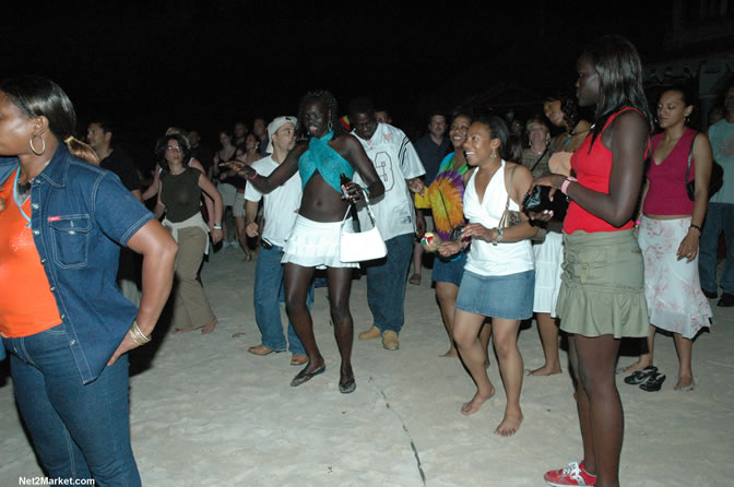 Reggae Superstar - Bush Man @ Bourbon Beach with Boddy Dread & Singing Honour - Presented by Our Music Promotions - Omar & Ama-Donna - Saturday, May 14, 2005 - Negril Travel Guide, Negril Jamaica WI - http://www.negriltravelguide.com - info@negriltravelguide.com...!