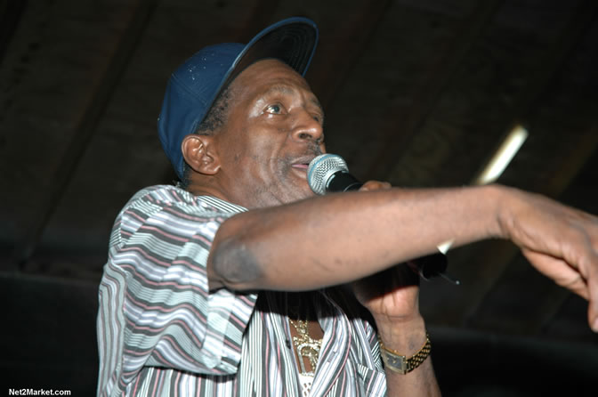 The Messenger, Reggae Super Star - Luciano - Gregory Isaacs - Bobby Dread - Swallow - backed by the Indika Band - Boubon Beach Restaurant, Beach Bar & Oceanfront Accommodations - Negril Travel Guide, Negril Jamaica WI - http://www.negriltravelguide.com - info@negriltravelguide.com...!