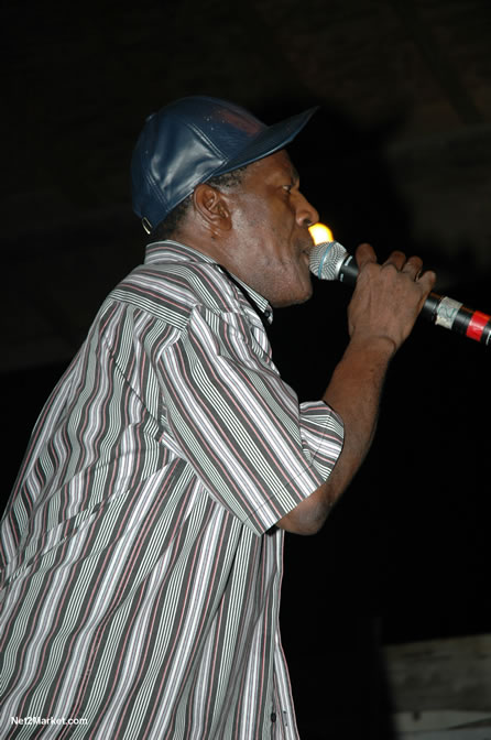 The Messenger, Reggae Super Star - Luciano - Gregory Isaacs - Bobby Dread - Swallow - backed by the Indika Band - Boubon Beach Restaurant, Beach Bar & Oceanfront Accommodations - Negril Travel Guide, Negril Jamaica WI - http://www.negriltravelguide.com - info@negriltravelguide.com...!