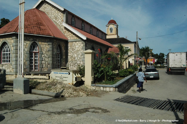 A Walk Around Lucea One Way - Caribbean Medical Mission, Wednesday, October 18, 2006 - Negril Travel Guide, Negril Jamaica WI - http://www.negriltravelguide.com - info@negriltravelguide.com...!