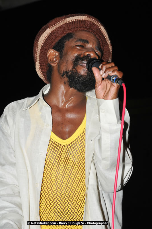  Coco Tea & Silver Cat at Bourbon Beach - Money Cologne Promotions presents The Growning of Coco Tea & Silver Cat at Bourbon Beach, Norman Manley Boulevard, Negril , Westmoreland, Jamaica W.I. - Monday, April 14, 2008 - Photographs by Barry J. Hough Sr. Photojournalist/Photograper - Photographs taken with a Nikon D70, D100, or D300 - Negril Travel Guide, Negril Jamaica WI - http://www.negriltravelguide.com - info@negriltravelguide.com...!