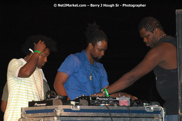 Cross De Harbour @ Lucea Car Park presented by Linkz Entertainment in association with Lucea Chamber of Commerce - Featuring Freddy Mc Gregor, Iley Dread, Mr. Vegas, Lt. Elmo, Champagne, Merital, CC, Brillant, TQ, Mad Dog, Chumps - Lucea, Hanover, Jamaica - Negril Travel Guide.com, Negril Jamaica WI - http://www.negriltravelguide.com - info@negriltravelguide.com...!