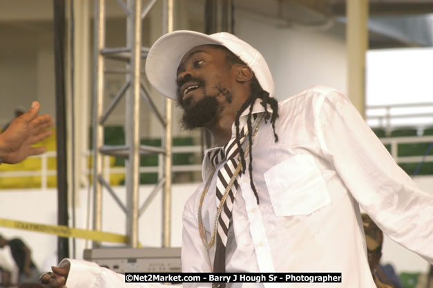 Beenie Man - Cure Fest 2007 - Longing For Concert at Trelawny Multi Purpose Stadium, Trelawny, Jamaica - Sunday, October 14, 2007 - Cure Fest 2007 October 12th-14th, 2007 Presented by Danger Promotions, Iyah Cure Promotions, and Brass Gate Promotions - Alison Young, Publicist - Photographs by Net2Market.com - Barry J. Hough Sr, Photographer - Negril Travel Guide, Negril Jamaica WI - http://www.negriltravelguide.com - info@negriltravelguide.com...!