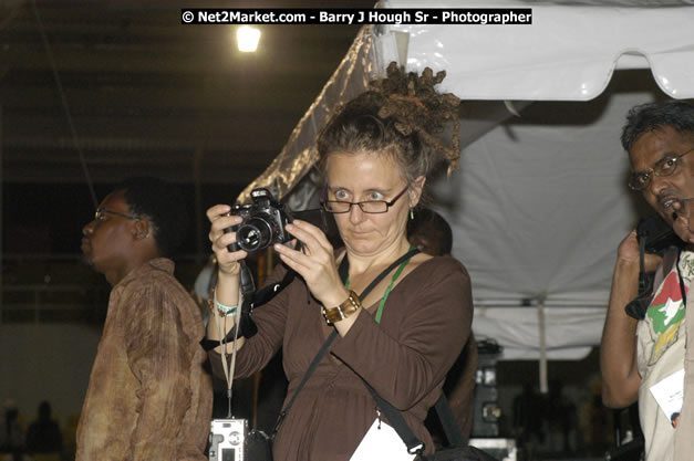 Cocoa Tea - Cure Fest 2007 - Longing For Concert at Trelawny Multi Purpose Stadium, Trelawny, Jamaica - Sunday, October 14, 2007 - Cure Fest 2007 October 12th-14th, 2007 Presented by Danger Promotions, Iyah Cure Promotions, and Brass Gate Promotions - Alison Young, Publicist - Photographs by Net2Market.com - Barry J. Hough Sr, Photographer - Negril Travel Guide, Negril Jamaica WI - http://www.negriltravelguide.com - info@negriltravelguide.com...!