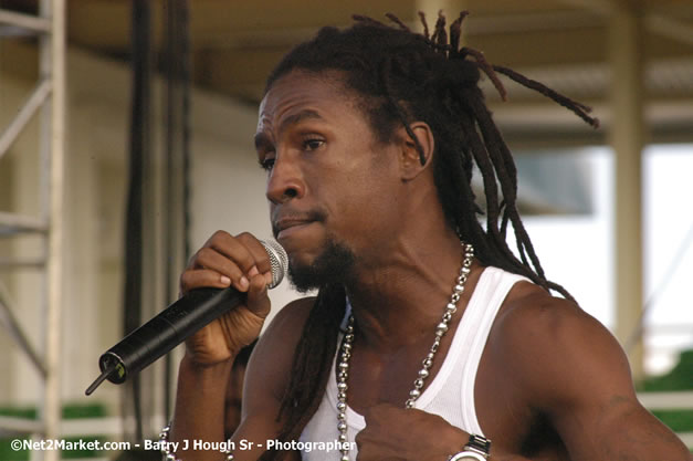 Jah Cure - Cure Fest 2007 - Longing For Concert at Trelawny Multi Purpose Stadium, Trelawny, Jamaica - Sunday, October 14, 2007 - Cure Fest 2007 October 12th-14th, 2007 Presented by Danger Promotions, Iyah Cure Promotions, and Brass Gate Promotions - Alison Young, Publicist - Photographs by Net2Market.com - Barry J. Hough Sr, Photographer - Negril Travel Guide, Negril Jamaica WI - http://www.negriltravelguide.com - info@negriltravelguide.com...!