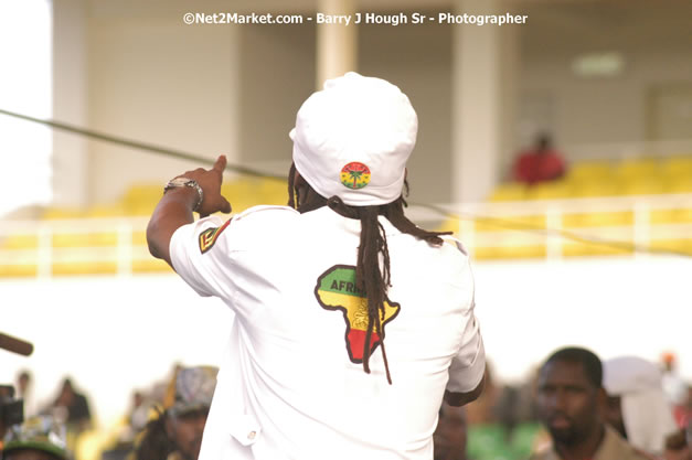 Jah Cure - Cure Fest 2007 - Longing For Concert at Trelawny Multi Purpose Stadium, Trelawny, Jamaica - Sunday, October 14, 2007 - Cure Fest 2007 October 12th-14th, 2007 Presented by Danger Promotions, Iyah Cure Promotions, and Brass Gate Promotions - Alison Young, Publicist - Photographs by Net2Market.com - Barry J. Hough Sr, Photographer - Negril Travel Guide, Negril Jamaica WI - http://www.negriltravelguide.com - info@negriltravelguide.com...!