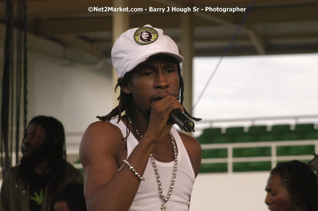 Jah Cure - Cure Fest 2007 - Longing For Concert at Trelawny Multi Purpose Stadium, Trelawny, Jamaica - Sunday, October 14, 2007 - Cure Fest 2007 October 12th-14th, 2007 Presented by Danger Promotions, Iyah Cure Promotions, and Brass Gate Promotions - Alison Young, Publicist - Photographs by Net2Market.com - Barry J. Hough Sr, Photographer - Negril Travel Guide, Negril Jamaica WI - http://www.negriltravelguide.com - info@negriltravelguide.com...!