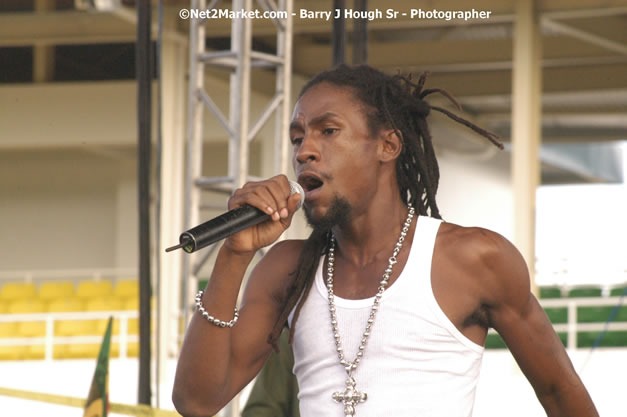 Jah Cure - Cure Fest 2007 - Longing For Concert at Trelawny Multi Purpose Stadium, Trelawny, Jamaica - Sunday, October 14, 2007 - Cure Fest 2007 October 12th-14th, 2007 Presented by Danger Promotions, Iyah Cure Promotions, and Brass Gate Promotions - Alison Young, Publicist - Photographs by Net2Market.com - Barry J. Hough Sr, Photographer - Negril Travel Guide, Negril Jamaica WI - http://www.negriltravelguide.com - info@negriltravelguide.com...!