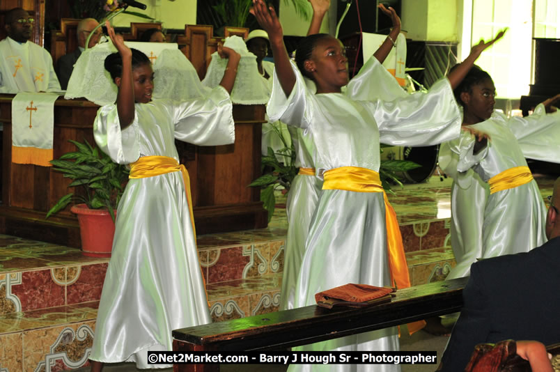 Lucea United Church - Unitied Church in Jamaica and Cayman Islands - Worship Service & Celebration of the Sacrament of Holy Communion - Special Guests: Hanover Homecoming Foundation & His excellency The Most Honourable Professor Sir Kenneth Hall Governor General of Jamaica - Sunday, August 3, 2008 - Hanover Homecoming Foundation LTD Jamaica - Wherever you roam ... Hanover bids you ... come HOME - Sunday, August 3 to Saturday, August 9, 2008 - Hanover Jamaica - Photographs by Net2Market.com - Barry J. Hough Sr. Photojournalist/Photograper - Photographs taken with a Nikon D300 - Negril Travel Guide, Negril Jamaica WI - http://www.negriltravelguide.com - info@negriltravelguide.com...!