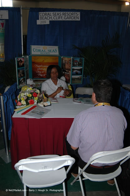 JAPEX 2006 Exibition @ Home Solutions, Negril - Tuesday, April 25, 2006 - Negril - JAPEX 2006 Negril Photos - Negril Travel Guide, Negril Jamaica WI - http://www.negriltravelguide.com - info@negriltravelguide.com...!