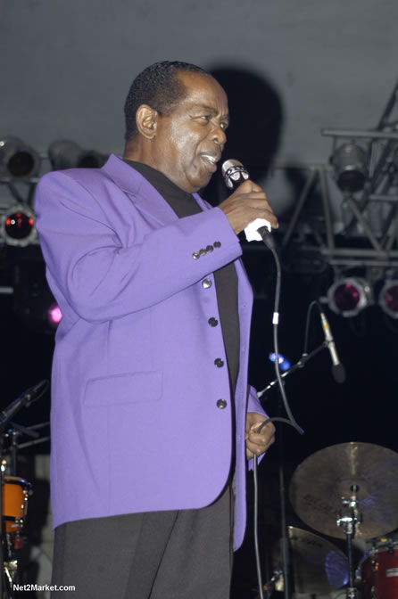 Lou Rawls - Air Jamaica Jazz & Blues 2005 - The Art Of Music - Cinnamon Hill Golf Course, Rose Hall, Montego Bay - Negril Travel Guide, Negril Jamaica WI - http://www.negriltravelguide.com - info@negriltravelguide.com...!