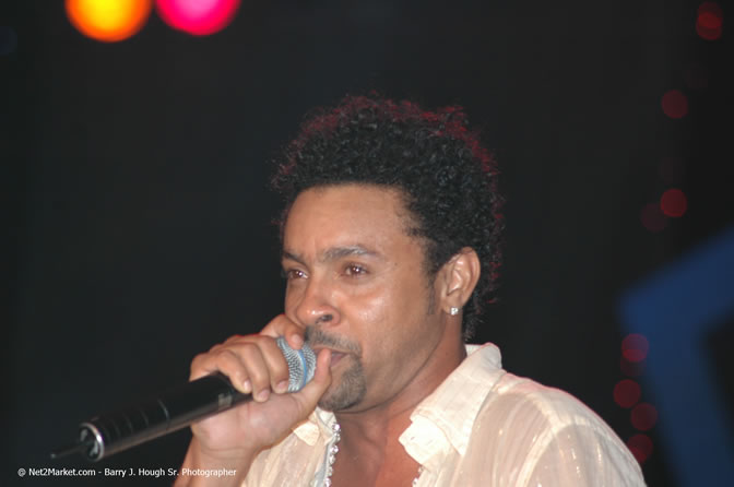 Shaggy - Air Jamaica Jazz & Blues Festival 2006 - The Art of Music - Cinnamon Hill Golf Club - Rosehall Resort & Country Club, Montego Bay, Jamaica W.I. - Thursday, January 26, 2006 - Negril Travel Guide, Negril Jamaica WI - http://www.negriltravelguide.com - info@negriltravelguide.com...!