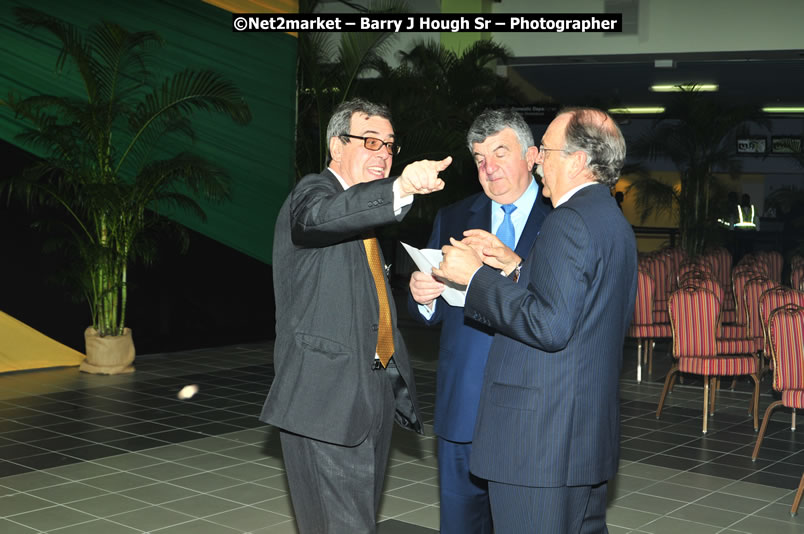 The Unveiling Of The Commemorative Plaque By The Honourable Prime Minister, Orette Bruce Golding, MP, And Their Majesties, King Juan Carlos I And Queen Sofia Of Spain - On Wednesday, February 18, 2009, Marking The Completion Of The Expansion Of Sangster International Airport, Venue at Sangster International Airport, Montego Bay, St James, Jamaica - Wednesday, February 18, 2009 - Photographs by Net2Market.com - Barry J. Hough Sr, Photographer/Photojournalist - Negril Travel Guide, Negril Jamaica WI - http://www.negriltravelguide.com - info@negriltravelguide.com...!