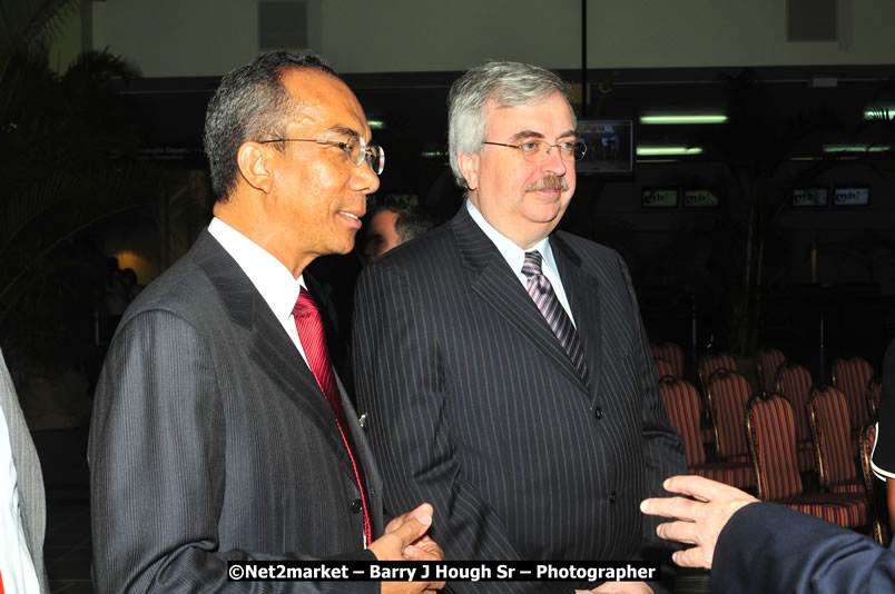 The Unveiling Of The Commemorative Plaque By The Honourable Prime Minister, Orette Bruce Golding, MP, And Their Majesties, King Juan Carlos I And Queen Sofia Of Spain - On Wednesday, February 18, 2009, Marking The Completion Of The Expansion Of Sangster International Airport, Venue at Sangster International Airport, Montego Bay, St James, Jamaica - Wednesday, February 18, 2009 - Photographs by Net2Market.com - Barry J. Hough Sr, Photographer/Photojournalist - Negril Travel Guide, Negril Jamaica WI - http://www.negriltravelguide.com - info@negriltravelguide.com...!