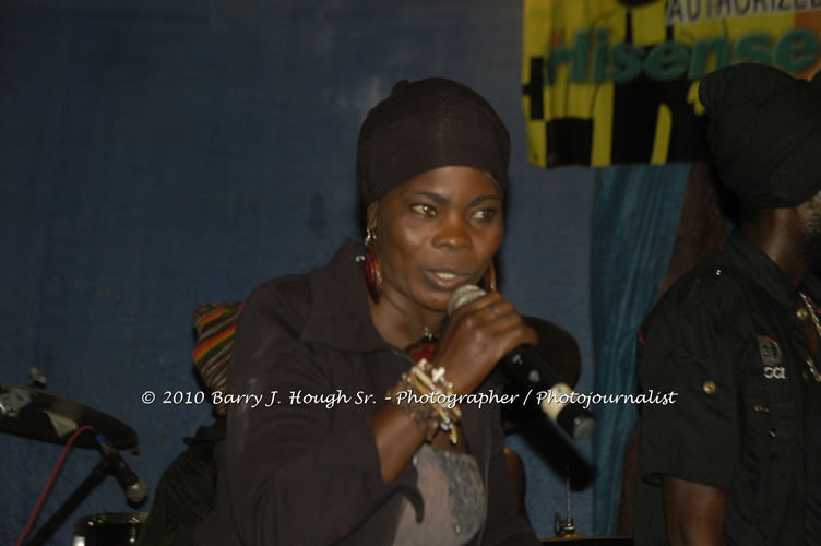 Etana - Live In Concert - One Love Reggae Concert Series 09/10 @ Negril Escape Resort and Spa, December 22, 2009, One Love Drive, West End, Negril, Westmoreland, Jamaica W.I. - Photographs by Net2Market.com - Barry J. Hough Sr, Photographer/Photojournalist - Negril Travel Guide, Negril Jamaica WI - http://www.negriltravelguide.com - info@negriltravelguide.com...!