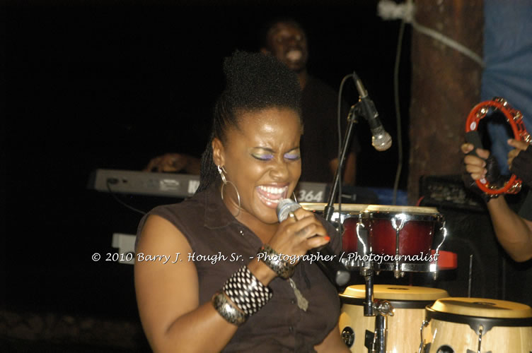 Etana - Live In Concert - One Love Reggae Concert Series 09/10 @ Negril Escape Resort and Spa, December 22, 2009, One Love Drive, West End, Negril, Westmoreland, Jamaica W.I. - Photographs by Net2Market.com - Barry J. Hough Sr, Photographer/Photojournalist - Negril Travel Guide, Negril Jamaica WI - http://www.negriltravelguide.com - info@negriltravelguide.com...!