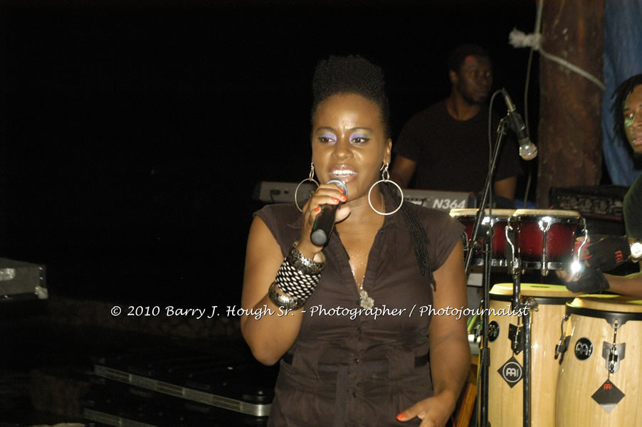 Etana - Live In Concert - One Love Reggae Concert Series 09/10 @ Negril Escape Resort and Spa, December 22, 2009, One Love Drive, West End, Negril, Westmoreland, Jamaica W.I. - Photographs by Net2Market.com - Barry J. Hough Sr, Photographer/Photojournalist - Negril Travel Guide, Negril Jamaica WI - http://www.negriltravelguide.com - info@negriltravelguide.com...!