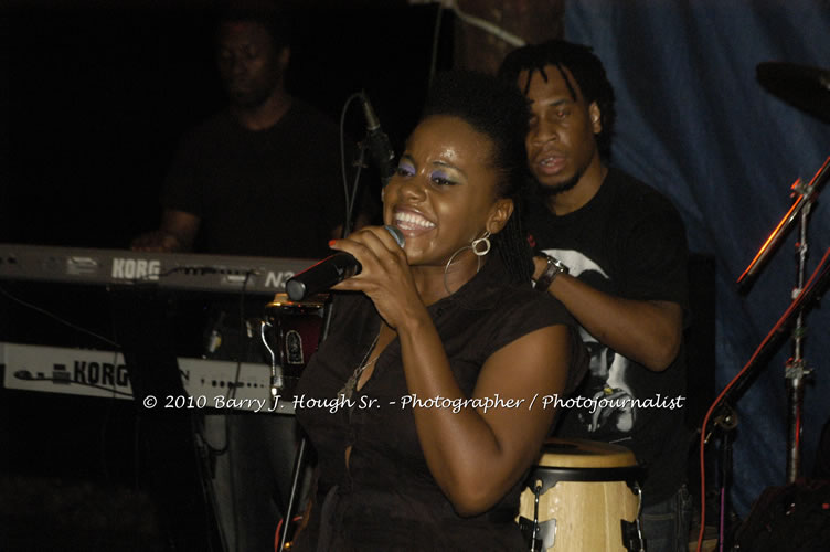 Etana - Live In Concert - One Love Reggae Concert Series 09/10 @ Negril Escape Resort and Spa, December 22, 2009, One Love Drive, West End, Negril, Westmoreland, Jamaica W.I. - Photographs by Net2Market.com - Barry J. Hough Sr, Photographer/Photojournalist - Negril Travel Guide, Negril Jamaica WI - http://www.negriltravelguide.com - info@negriltravelguide.com...!