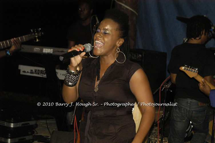 Etana - Live In Concert - One Love Reggae Concert Series 09/10 @ Negril Escape Resort and Spa, December 22, 2009, One Love Drive, West End, Negril, Westmoreland, Jamaica W.I. - Photographs by Net2Market.com - Barry J. Hough Sr, Photographer/Photojournalist - Negril Travel Guide, Negril Jamaica WI - http://www.negriltravelguide.com - info@negriltravelguide.com...!