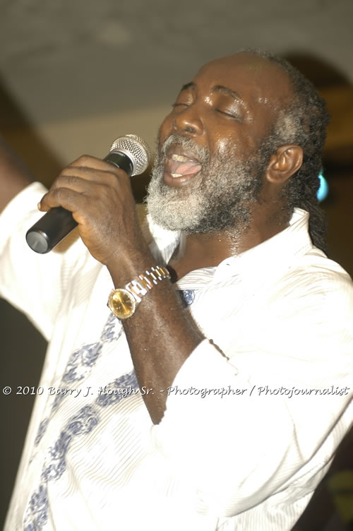 Freddy McGregor - Live In Concert @ Negril Escape Resort and Spa, One Love Drive, West End, Negril, Westmoreland, Jamaica W.I. - Photographs by Net2Market.com - Barry J. Hough Sr, Photographer/Photojournalist - Negril Travel Guide, Negril Jamaica WI - http://www.negriltravelguide.com - info@negriltravelguide.com...!