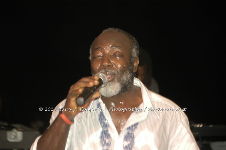 Freddy McGregor - Live In Concert @ Negril Escape Resort and Spa, One Love Drive, West End, Negril, Westmoreland, Jamaica W.I. - Photographs by Net2Market.com - Barry J. Hough Sr, Photographer/Photojournalist - Negril Travel Guide, Negril Jamaica WI - http://www.negriltravelguide.com - info@negriltravelguide.com...!