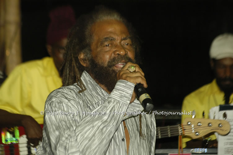 John Holt - Live in Concert - Also featuring Uprising Bank, plus DJ Gemini @ One Love Reggae Concerts Series 09/10 @ Negril Escape Resort & Spa, February 9, 2010, One Love Drive, West End, Negril, Westmoreland, Jamaica W.I. - Photographs by Net2Market.com - Barry J. Hough Sr, Photographer/Photojournalist - The Negril Travel Guide - Negril's and Jamaica's Number One Concert Photography Web Site with over 40,000 Jamaican Concert photographs Published -  Negril Travel Guide, Negril Jamaica WI - http://www.negriltravelguide.com - info@negriltravelguide.com...!