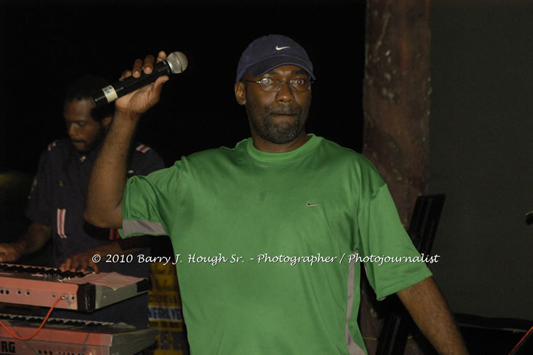 Marcia Griffiths & Edge Michael - Live In Concert - One Love Reggae Concert Series 09/10 @ Negril Escape Resort and Spa, December 29, 2009, One Love Drive, West End, Negril, Westmoreland, Jamaica W.I. - Photographs by Net2Market.com - Barry J. Hough Sr, Photographer/Photojournalist - Negril Travel Guide, Negril Jamaica WI - http://www.negriltravelguide.com - info@negriltravelguide.com...!