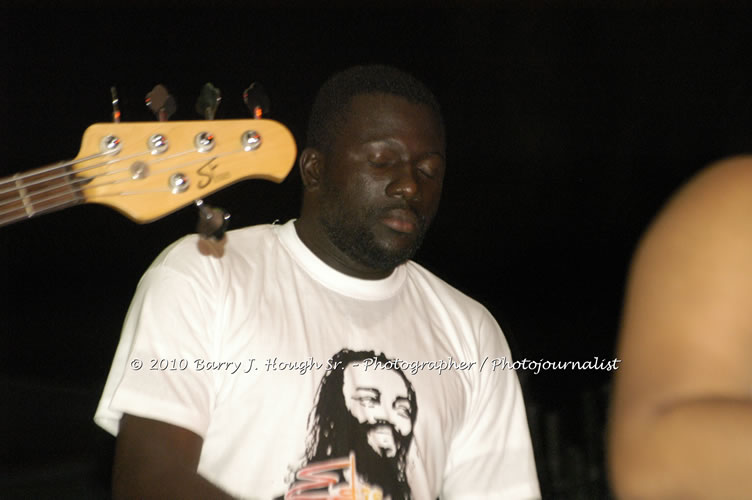 Marcia Griffiths & Edge Michael - Live In Concert - One Love Reggae Concert Series 09/10 @ Negril Escape Resort and Spa, December 29, 2009, One Love Drive, West End, Negril, Westmoreland, Jamaica W.I. - Photographs by Net2Market.com - Barry J. Hough Sr, Photographer/Photojournalist - Negril Travel Guide, Negril Jamaica WI - http://www.negriltravelguide.com - info@negriltravelguide.com...!