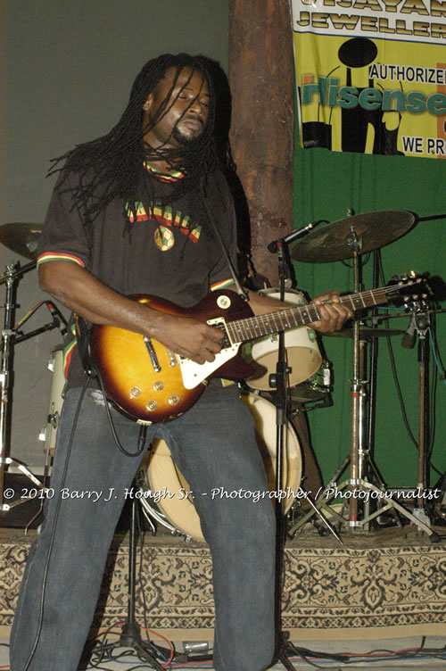 Marcia Griffiths & Edge Michael - Live In Concert - One Love Reggae Concert Series 09/10 @ Negril Escape Resort and Spa, December 29, 2009, One Love Drive, West End, Negril, Westmoreland, Jamaica W.I. - Photographs by Net2Market.com - Barry J. Hough Sr, Photographer/Photojournalist - Negril Travel Guide, Negril Jamaica WI - http://www.negriltravelguide.com - info@negriltravelguide.com...!