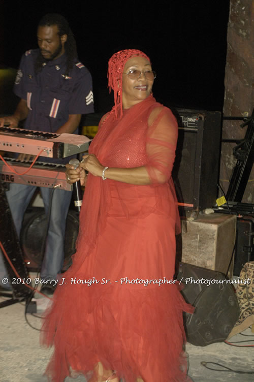 Marcia Griffiths & Edge Michael - Live In Concert - One Love Reggae Concert Series 09/10 @ Negril Escape Resort and Spa, December 29, 2009, One Love Drive, West End, Negril, Westmoreland, Jamaica W.I. - Photographs by Net2Market.com - Barry J. Hough Sr, Photographer/Photojournalist - Negril Travel Guide, Negril Jamaica WI - http://www.negriltravelguide.com - info@negriltravelguide.com...!