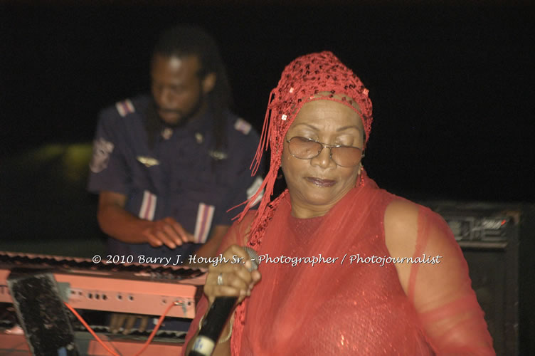 Marcia Griffiths & Edge Michael - Live In Concert - One Love Reggae Concert Series 09/10 @ Negril Escape Resort and Spa, December 29, 2009, One Love Drive, West End, Negril, Westmoreland, Jamaica W.I. - Photographs by Net2Market.com - Barry J. Hough Sr, Photographer/Photojournalist - Negril Travel Guide, Negril Jamaica WI - http://www.negriltravelguide.com - info@negriltravelguide.com...!