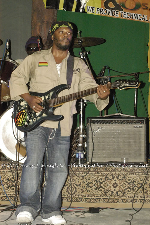 Richie Spice - Live In Concert - One Love Reggae Concert Series 09/10 @ Negril Escape Resort and Spa, January 19, 2010, One Love Drive, West End, Negril, Westmoreland, Jamaica W.I. - Photographs by Net2Market.com - Barry J. Hough Sr, Photographer/Photojournalist - Negril Travel Guide, Negril Jamaica WI - http://www.negriltravelguide.com - info@negriltravelguide.com...!