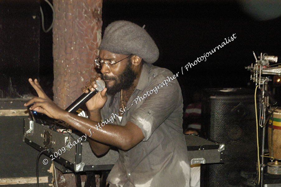  Tarrus Riley - Live in Concert - at the One Love Reggae Concert Series 09/10 @ Negril Escape Resort & Spa - Also Featuring: Mistic Bowie, Monday Justice, Cash, Dean Frazier - DJ Gemini - MC Oliver Cargill, Negril Escape Resort & Spa, One Love Drive, West End, Negril, Westmoreland, Jamaica W.I. - Tuesday, November 17, 2009 - Photographs by Net2Market.com - Barry J. Hough Sr, Photographer / Photojournalist - Photos taken with a Nikon D70, D100, or D300 - Negril Travel Guide, Negril Jamaica WI - http://www.negriltravelguide.com - info@negriltravelguide.com...!