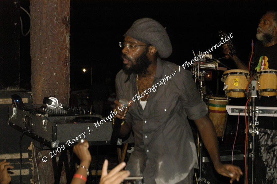  Tarrus Riley - Live in Concert - at the One Love Reggae Concert Series 09/10 @ Negril Escape Resort & Spa - Also Featuring: Mistic Bowie, Monday Justice, Cash, Dean Frazier - DJ Gemini - MC Oliver Cargill, Negril Escape Resort & Spa, One Love Drive, West End, Negril, Westmoreland, Jamaica W.I. - Tuesday, November 17, 2009 - Photographs by Net2Market.com - Barry J. Hough Sr, Photographer / Photojournalist - Photos taken with a Nikon D70, D100, or D300 - Negril Travel Guide, Negril Jamaica WI - http://www.negriltravelguide.com - info@negriltravelguide.com...!