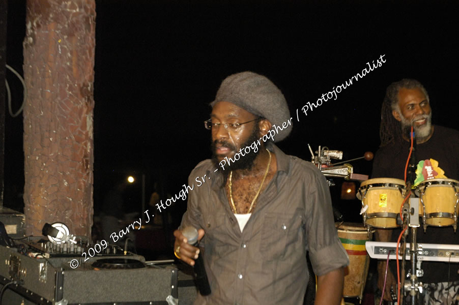  Tarrus Riley - Live in Concert - at the One Love Reggae Concert Series 09/10 @ Negril Escape Resort & Spa - Also Featuring: Mistic Bowie, Monday Justice, Cash, Dean Frazier - DJ Gemini - MC Oliver Cargill, Negril Escape Resort & Spa, One Love Drive, West End, Negril, Westmoreland, Jamaica W.I. - Tuesday, November 17, 2009 - Photographs by Net2Market.com - Barry J. Hough Sr, Photographer / Photojournalist - Photos taken with a Nikon D70, D100, or D300 - Negril Travel Guide, Negril Jamaica WI - http://www.negriltravelguide.com - info@negriltravelguide.com...!