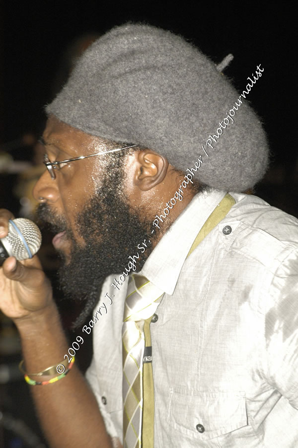  Tarrus Riley - Live in Concert - at the One Love Reggae Concert Series 09/10 @ Negril Escape Resort & Spa - Also Featuring: Mistic Bowie, Monday Justice, Cash, Dean Frazier - DJ Gemini - MC Oliver Cargill, Negril Escape Resort & Spa, One Love Drive, West End, Negril, Westmoreland, Jamaica W.I. - Tuesday, November 17, 2009 - Photographs by Net2Market.com - Barry J. Hough Sr, Photographer / Photojournalist - Photos taken with a Nikon D70, D100, or D300 - Negril Travel Guide, Negril Jamaica WI - http://www.negriltravelguide.com - info@negriltravelguide.com...!