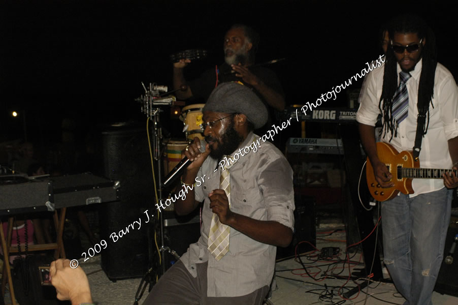  Tarrus Riley - Live in Concert - at the One Love Reggae Concert Series 09/10 @ Negril Escape Resort & Spa - Also Featuring: Mistic Bowie, Monday Justice, Cash, Dean Frazier - DJ Gemini - MC Oliver Cargill, Negril Escape Resort & Spa, One Love Drive, West End, Negril, Westmoreland, Jamaica W.I. - Tuesday, November 17, 2009 - Photographs by Net2Market.com - Barry J. Hough Sr, Photographer / Photojournalist - Photos taken with a Nikon D70, D100, or D300 - Negril Travel Guide, Negril Jamaica WI - http://www.negriltravelguide.com - info@negriltravelguide.com...!