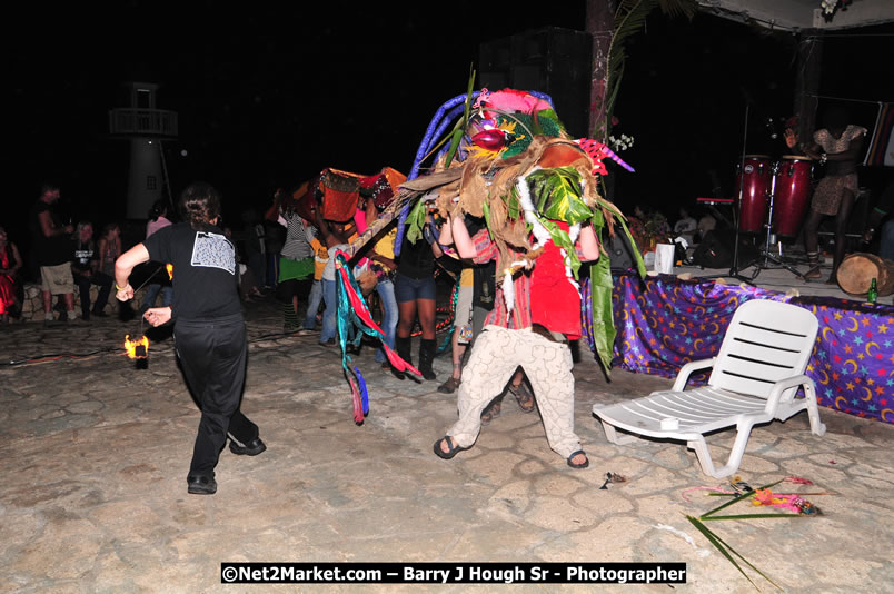 Chinese New Year @ The Sunset Show at Negril Escape - Tuesday, January 27, 2009 - Live Reggae Music at Negril Escape - Tuesday Nights 6:00PM to 10:00 PM - Photographs by Net2Market.com - Barry J. Hough Sr, Photographer/Photojournalist - Negril Travel Guide, Negril Jamaica WI - http://www.negriltravelguide.com - info@negriltravelguide.com...!