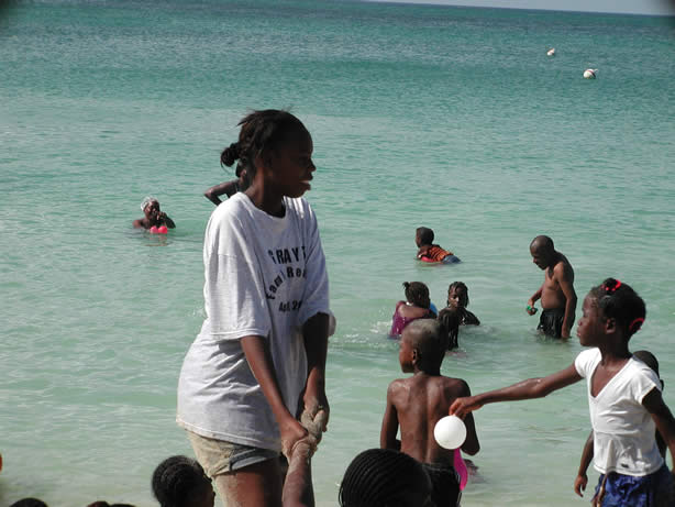 A Photo Walk along Negril's Famous Seven Mile Beach - Negril Travel Guide, Negril Jamaica WI - http://www.negriltravelguide.com - info@negriltravelguide.com...!