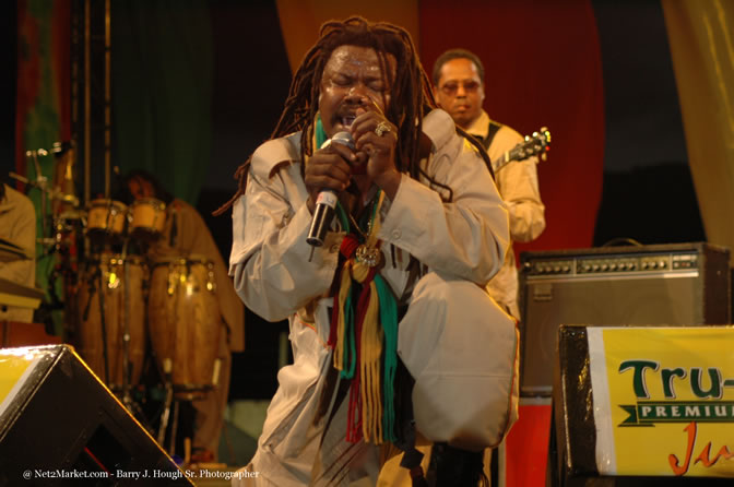 Luciano - Tru Juice Rebel Salute 2006 - Reggae's Premiere Roots Festival - Pre-Show Venue Photos -Port Kaiser Sports Club, Saturday, January 14, 2006 - Negril Travel Guide, Negril Jamaica WI - http://www.negriltravelguide.com - info@negriltravelguide.com...!