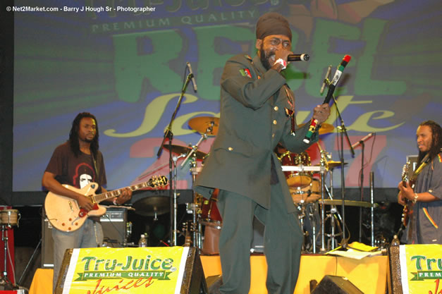 Lutan Fyah @ Tru-Juice Rebel Salute 2007 - Saturday, January 13, 2007, Port Kaiser Sports Club, St. Elizabeth - Negril Travel Guide, Negril Jamaica WI - http://www.negriltravelguide.com - info@negriltravelguide.com...!