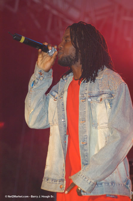 Prophecy - Red Stripe Reggae Sumfest 2005 - International Night - July 22th, 2005 - Negril Travel Guide, Negril Jamaica WI - http://www.negriltravelguide.com - info@negriltravelguide.com...!