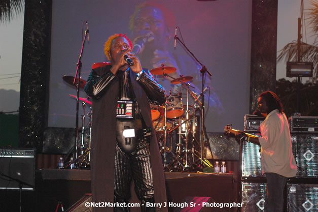 Elephant Man - Explosion - Red Stripe Reggae Sumfest 2007 - Thursday, July 19, 2007 - Red Stripe Reggae Sumfest 2007 at Catherine Hall, Montego Bay, St James, Jamaica W.I. - Negril Travel Guide, Negril Jamaica WI - http://www.negriltravelguide.com - info@negriltravelguide.com...!